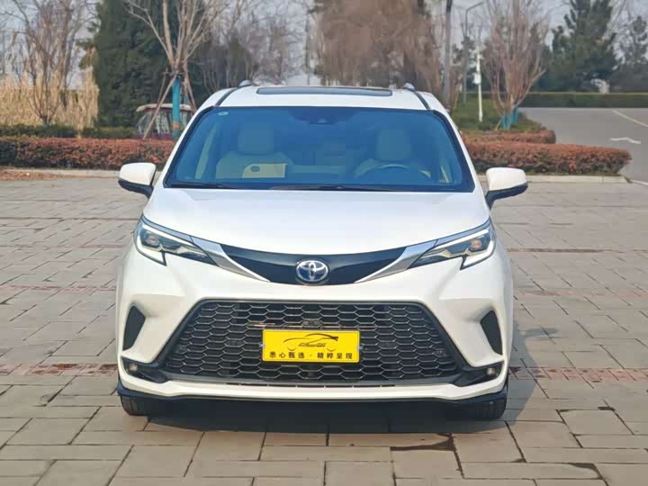 Фото 2 - Toyota Granvia