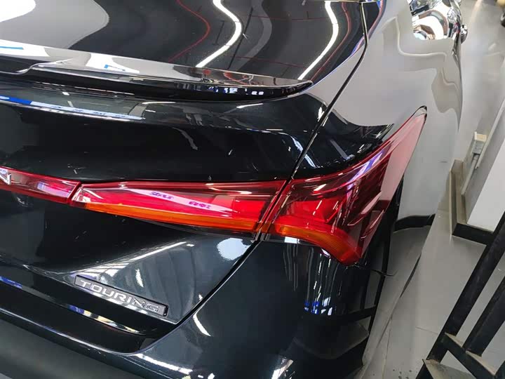 Фото 8 - Toyota Avalon