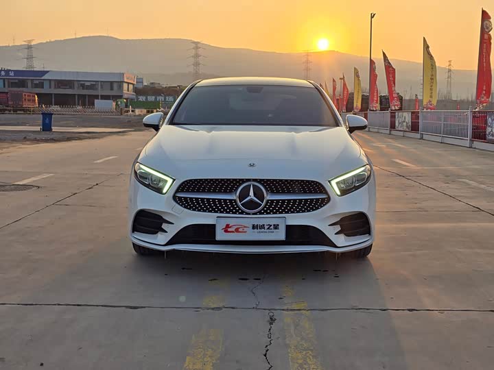 Фото 1 - Mercedes-Benz A-Class