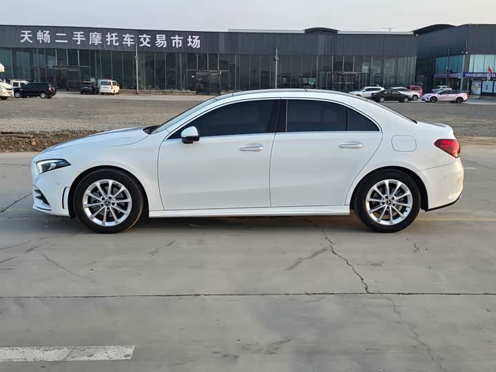 Фото 4 - Mercedes-Benz A-Class