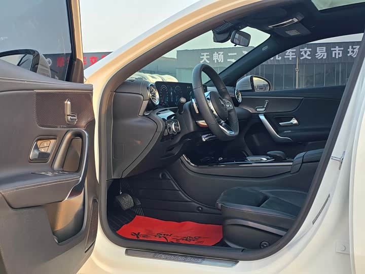 Фото 8 - Mercedes-Benz A-Class