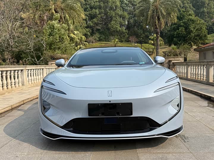 Фото 2 - Avatr 12