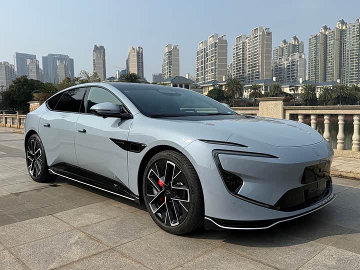 Фото 3 - Avatr 12