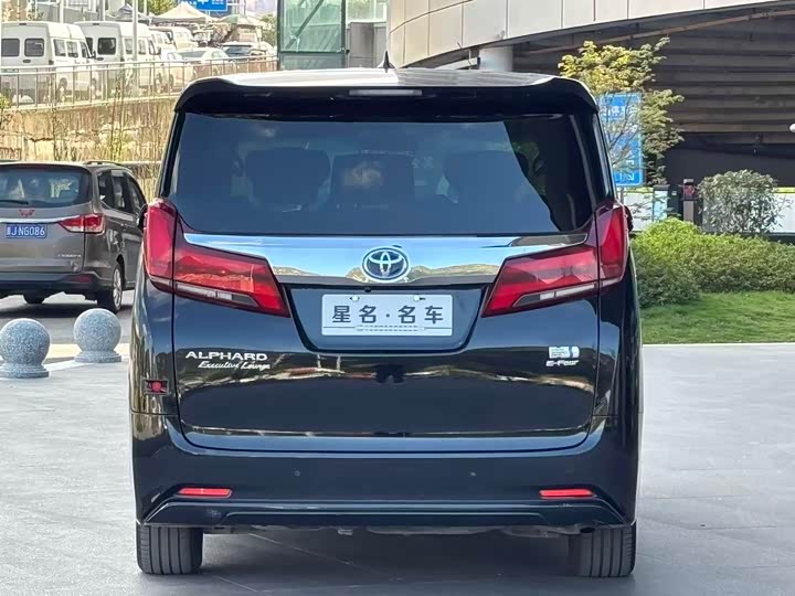 Фото 8 - Toyota Alphard