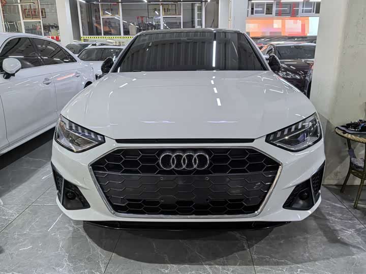 Фото 2 - Audi A4L