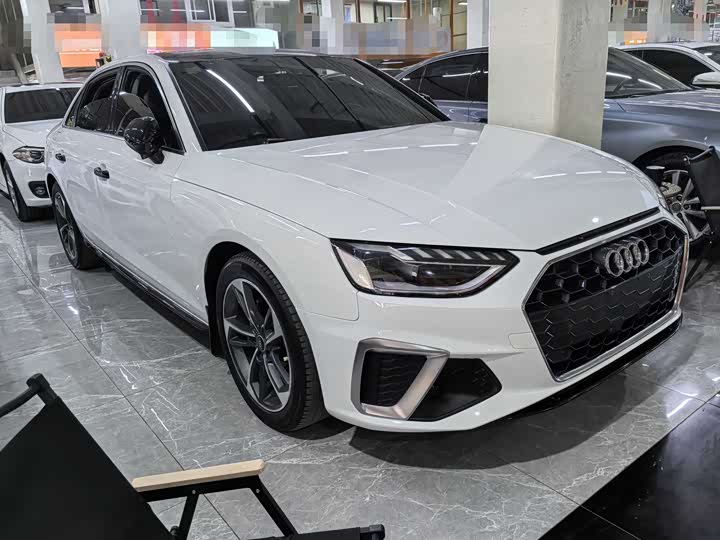 Фото 3 - Audi A4L