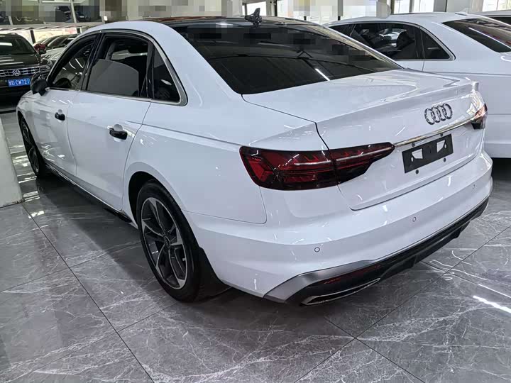 Фото 4 - Audi A4L