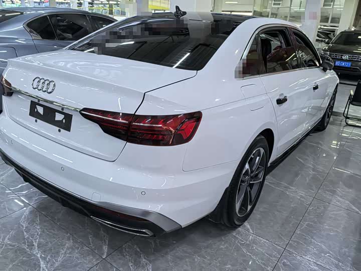 Фото 6 - Audi A4L