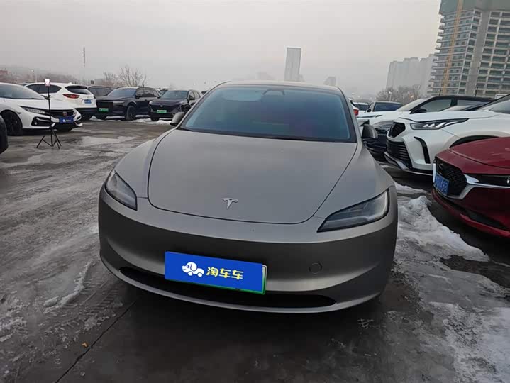 Фото 2 - Tesla Model 3