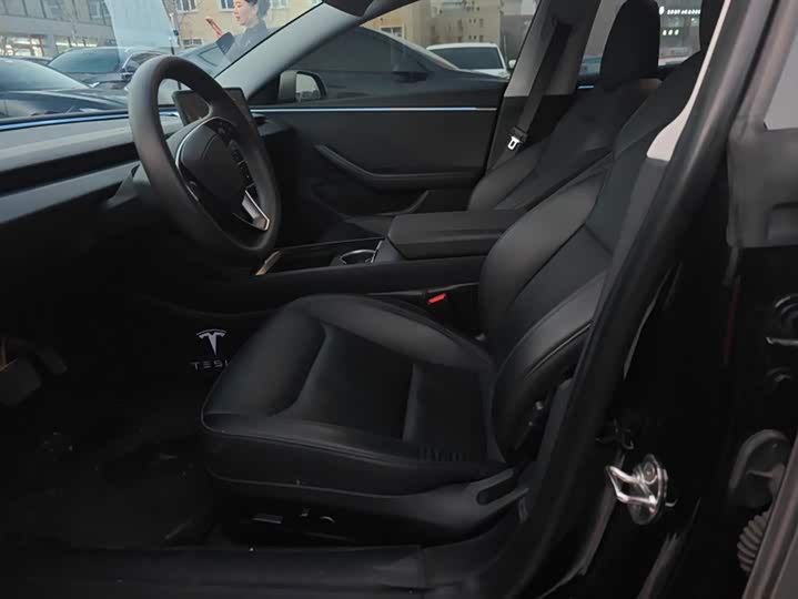 Фото 9 - Tesla Model 3