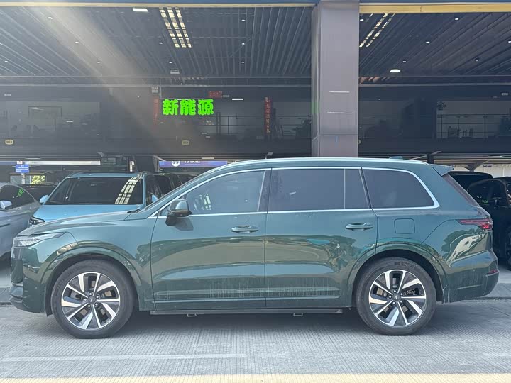 Фото 3 - LiXiang One