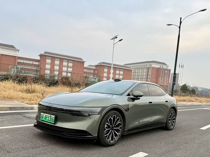 Фото 2 - Zeekr 007