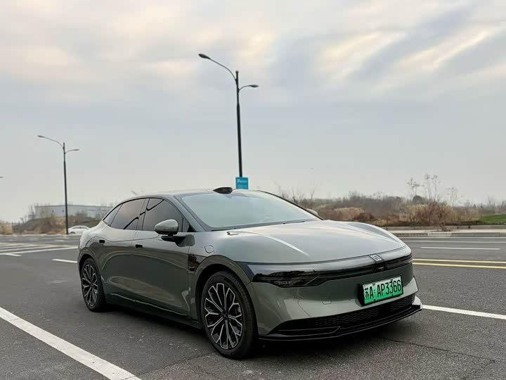 Фото 3 - Zeekr 007