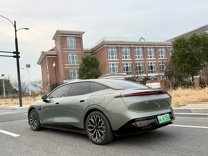 Фото 4 - Zeekr 007