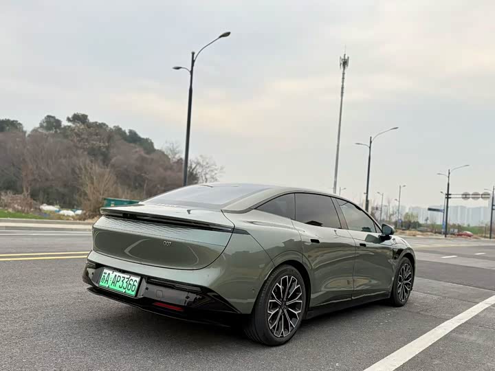 Фото 6 - Zeekr 007