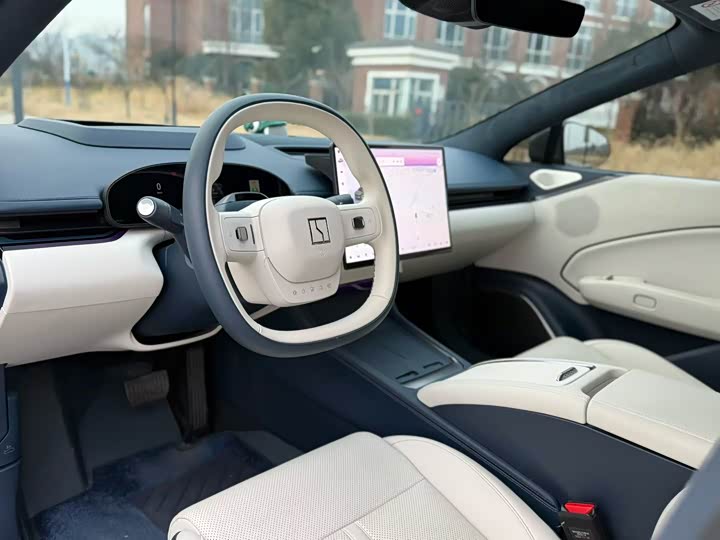 Фото 7 - Zeekr 007