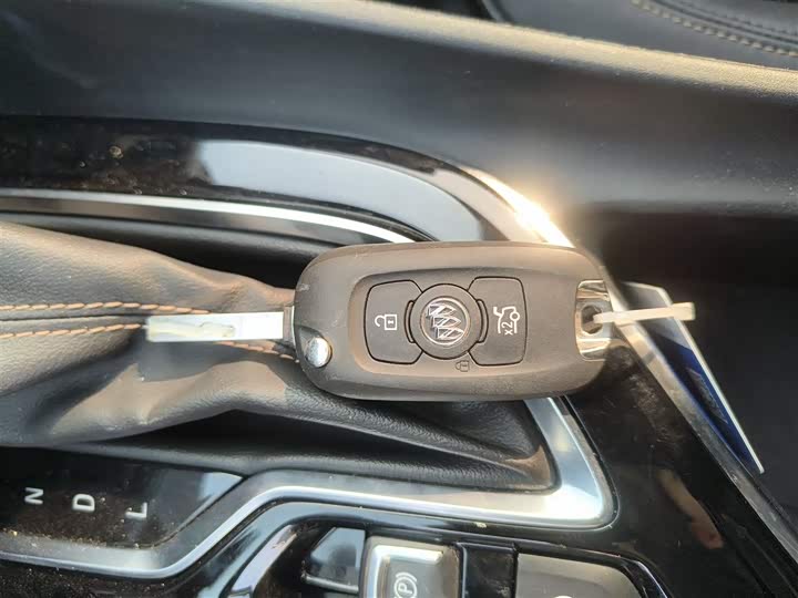 Фото 9 - Buick Verano