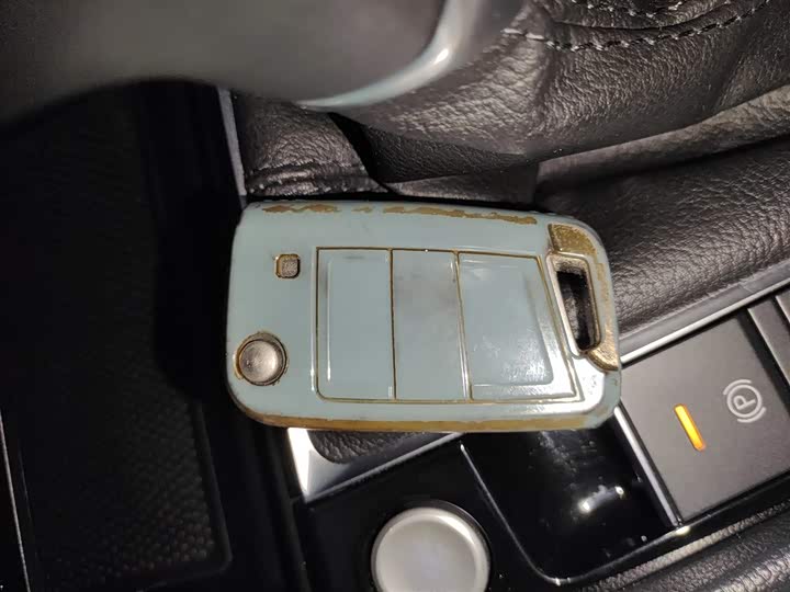 Фото 9 - Volkswagen Sagitar L