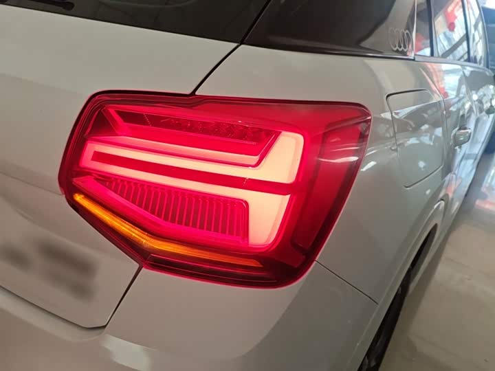 Фото 8 - Audi Q2L