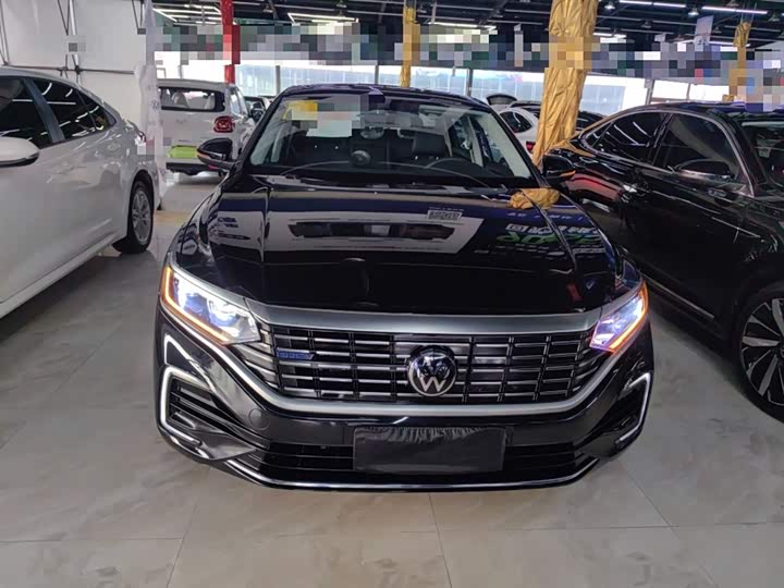 Фото 3 - Volkswagen Passat Hybrid