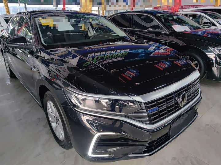 Фото 4 - Volkswagen Passat Hybrid