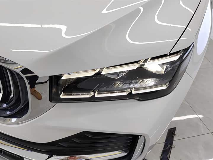 Фото 5 - Geely Monjaro