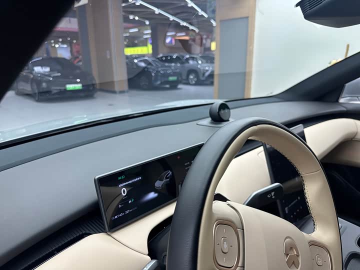 Фото 8 - Nio ET5T