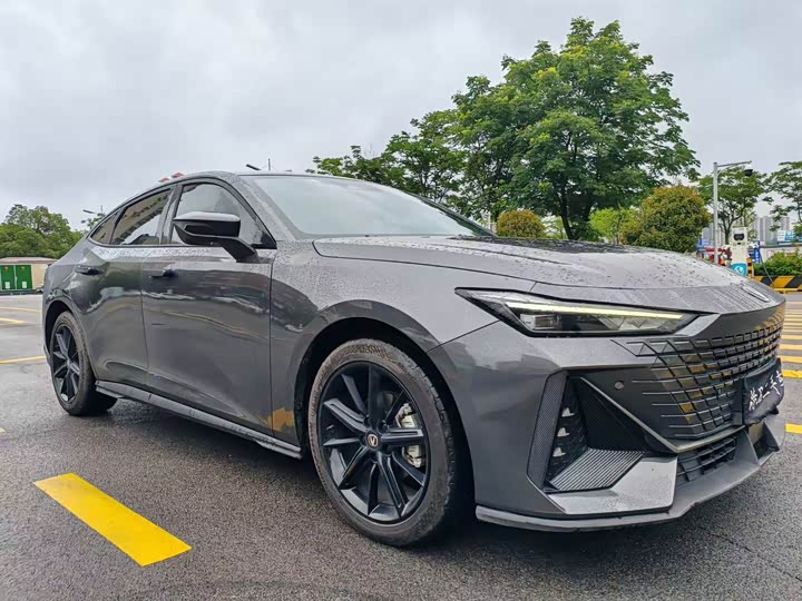 Фото 3 - Changan UNI-V