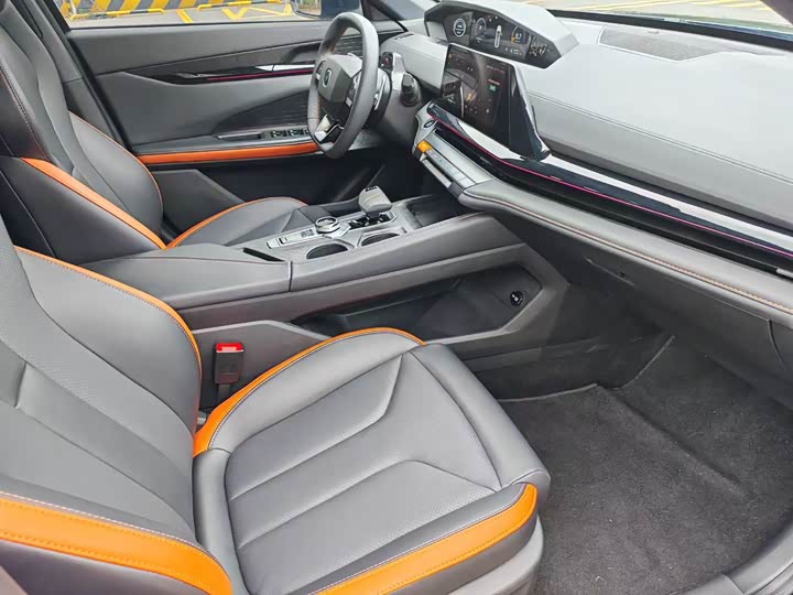 Фото 7 - Changan UNI-V