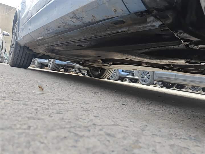 Фото 2 - Volkswagen Tiguan L Pro