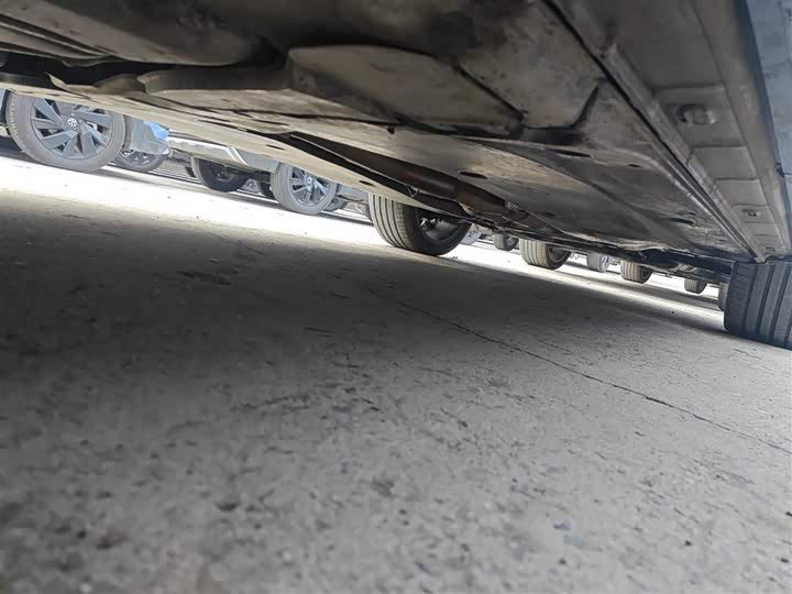 Фото 4 - Volkswagen Tiguan L Pro