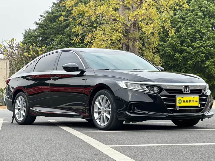 Фото 3 - Honda Accord