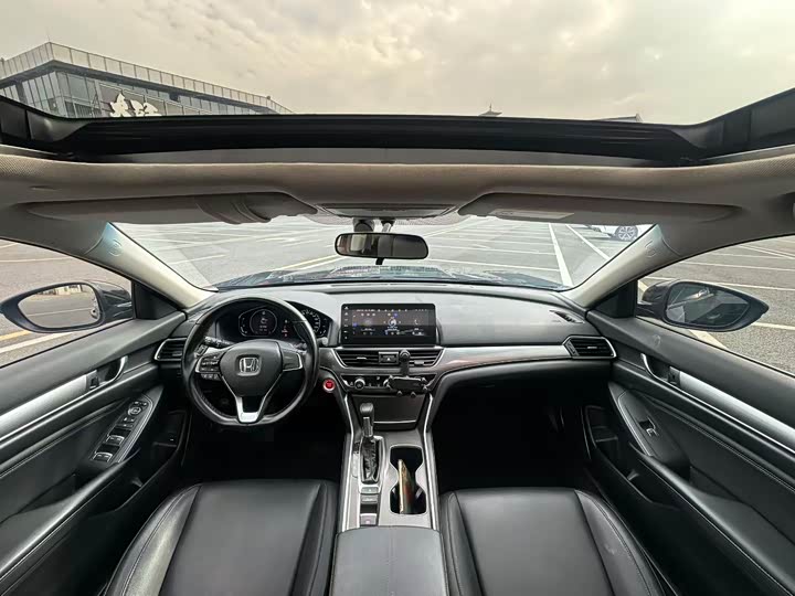 Фото 6 - Honda Accord