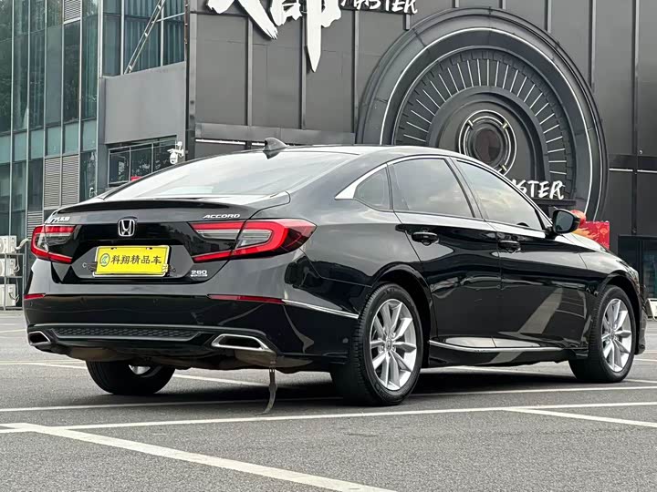 Фото 7 - Honda Accord