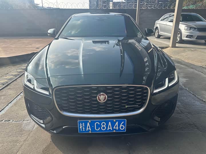 Фото 2 - Jaguar XF L