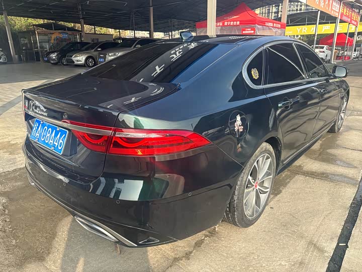 Фото 4 - Jaguar XF L