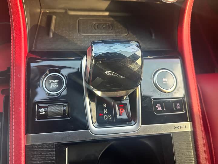 Фото 9 - Jaguar XF L