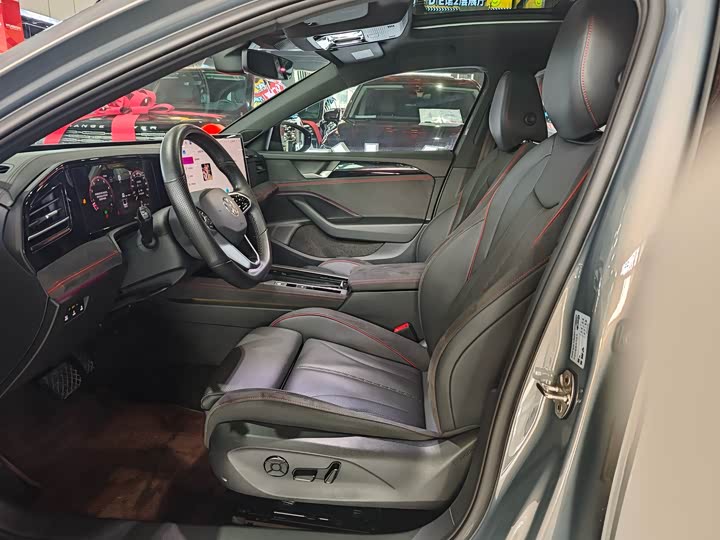 Фото 4 - Volkswagen Magotan