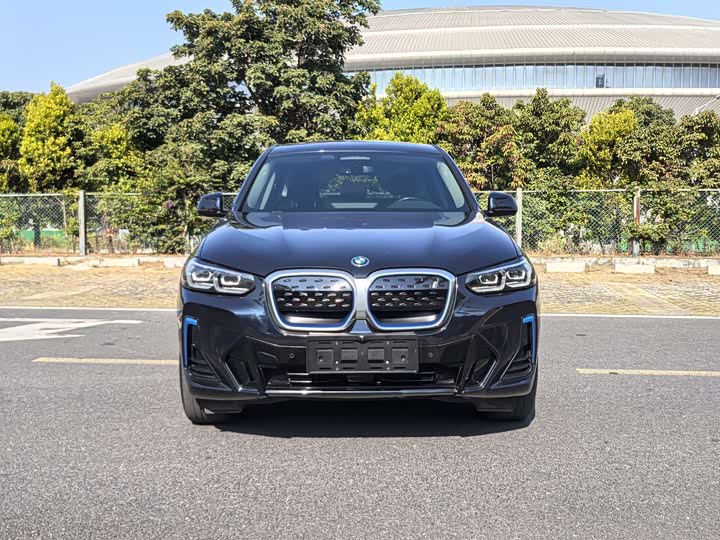 Фото 2 - BMW iX3