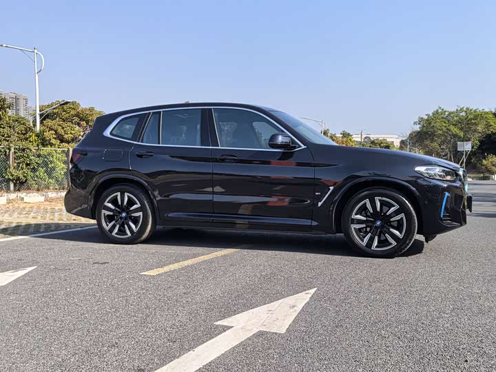 Фото 4 - BMW iX3