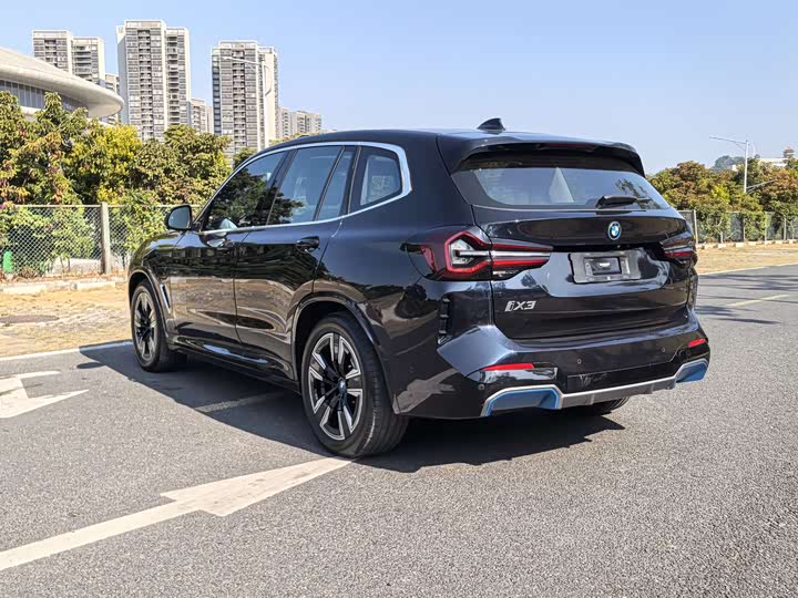 Фото 6 - BMW iX3