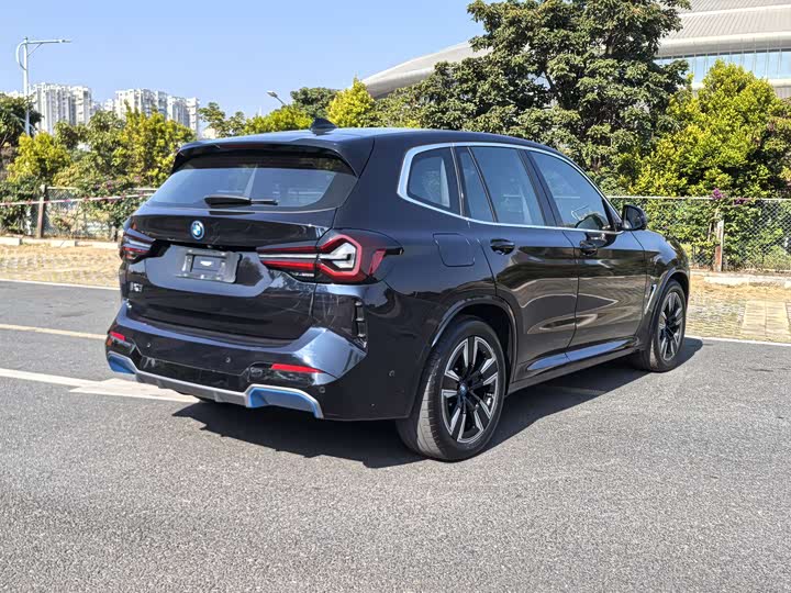 Фото 7 - BMW iX3