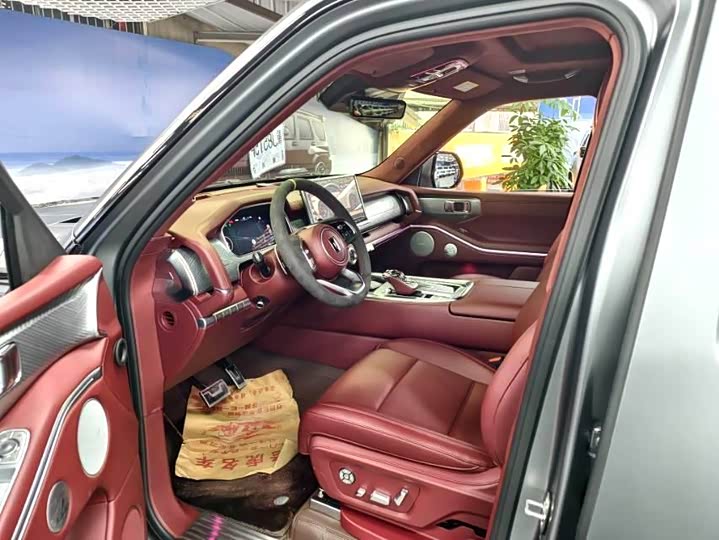 Фото 5 - Tank 700 Hybrid