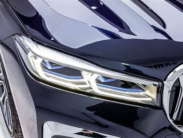 Фото 8 - BMW 7 Series