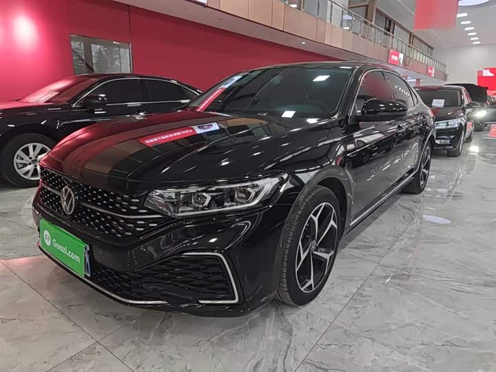 Фото 1 - Volkswagen Passat