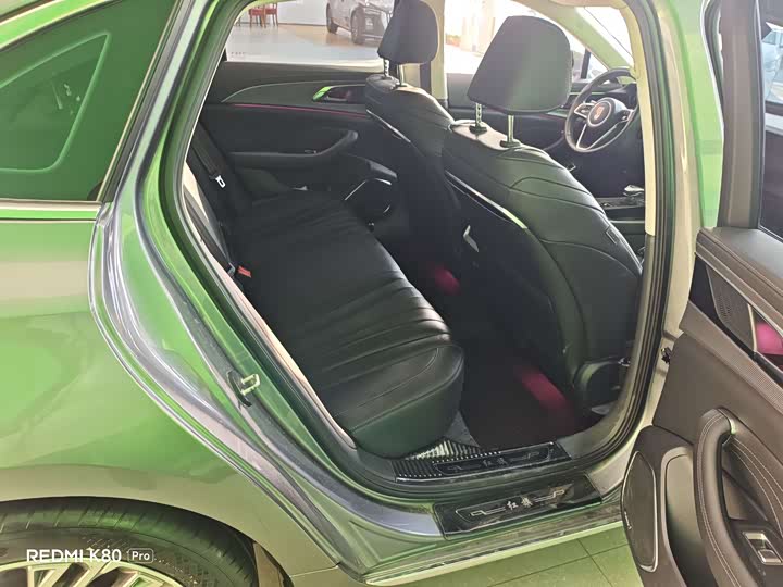 Фото 5 - Hongqi H5