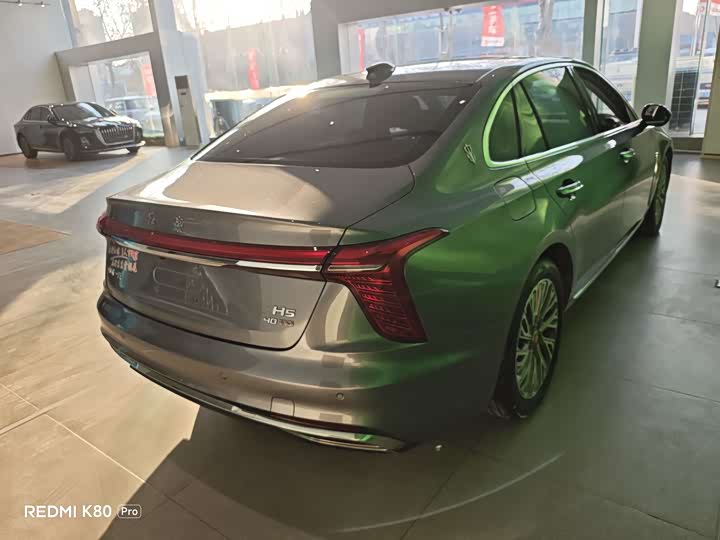 Фото 6 - Hongqi H5