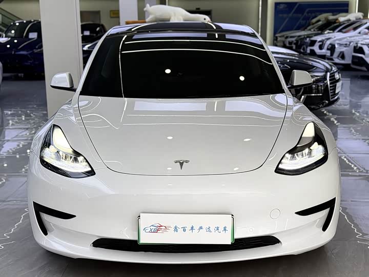 Фото 2 - Tesla Model 3