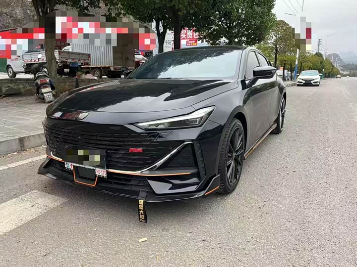 Фото 1 - Changan UNI-V