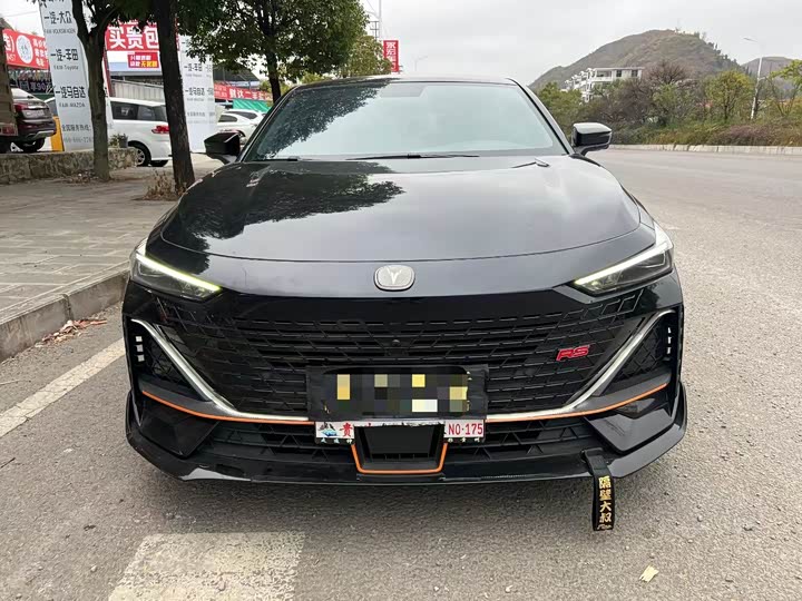 Фото 2 - Changan UNI-V